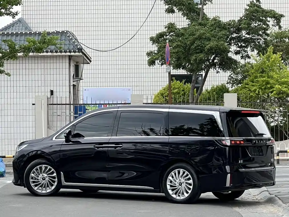 Voyah Dreamer PHEV Ultra Long Range Outstanding