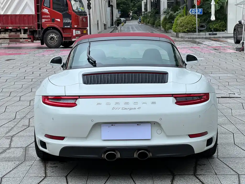 Porsche 911 Targa 4 3.0 T