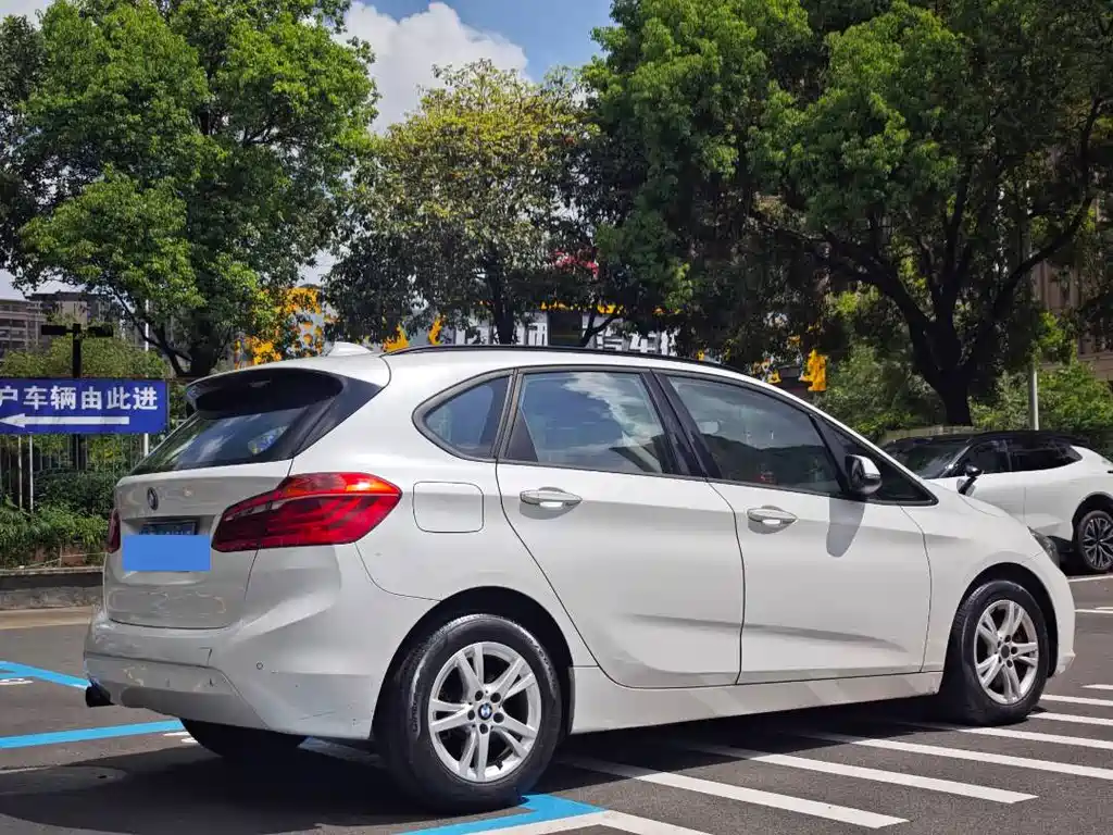 BMW 2 Series Active Tourer 218 i Leading