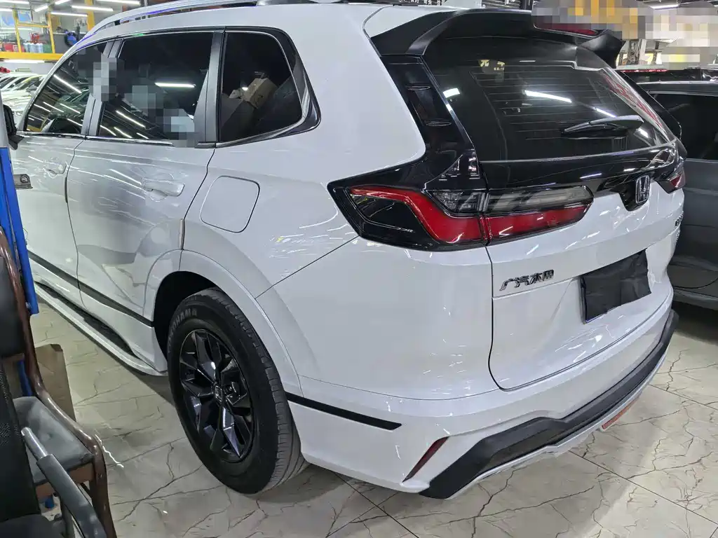 Breeze 240 TURBO 2 WD Luxury PRO 7-seat