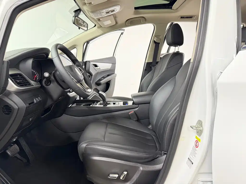 Song MAX Upgraded 1.5 T Auto Luxury 7-seat