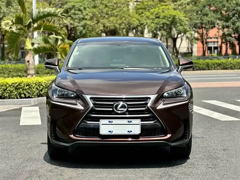 Lexus NX 200 FWD Sharp Travel