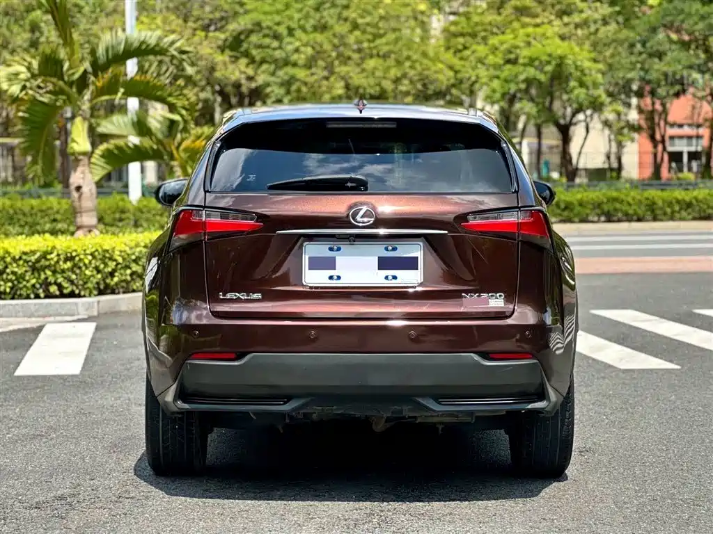 Lexus NX 200 FWD Sharp Travel