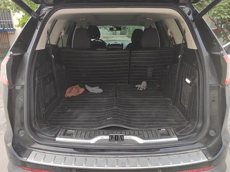 Edge EcoBoost 245 2 WD Grand Sharp 7-seat
