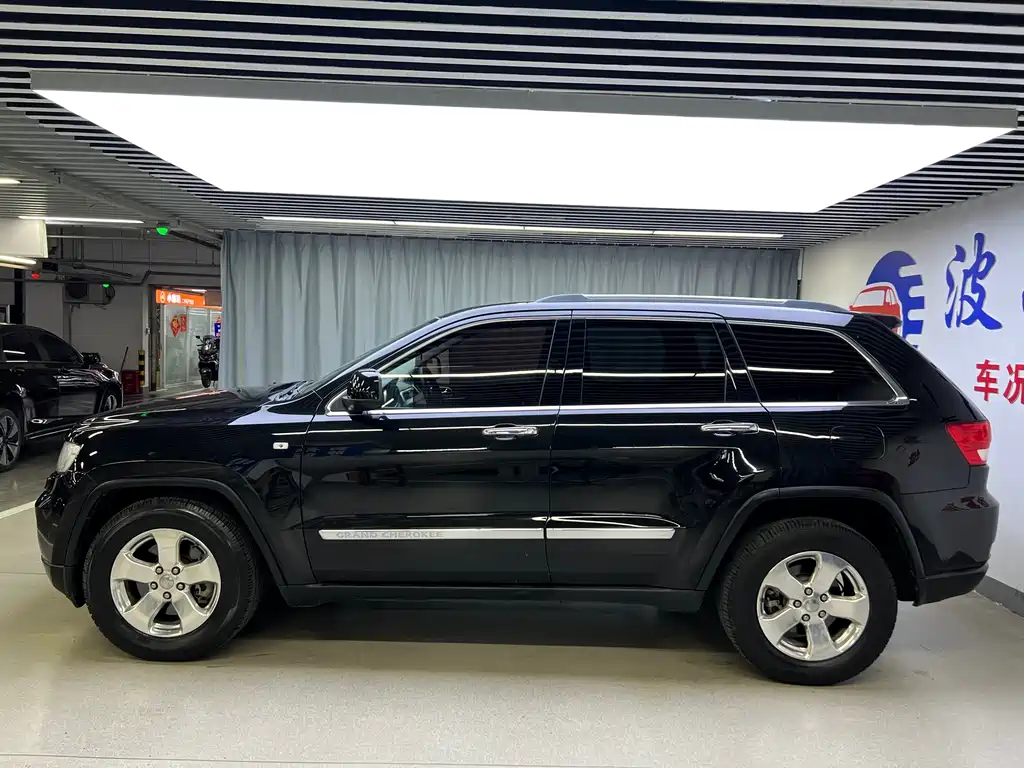 Grand Cherokee (Import) 大切诺基进口 2012款 3.6 L 豪华导航版