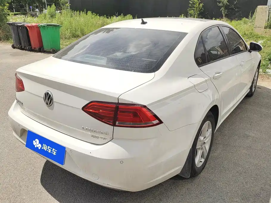Lamando 230 TSI DSG Style