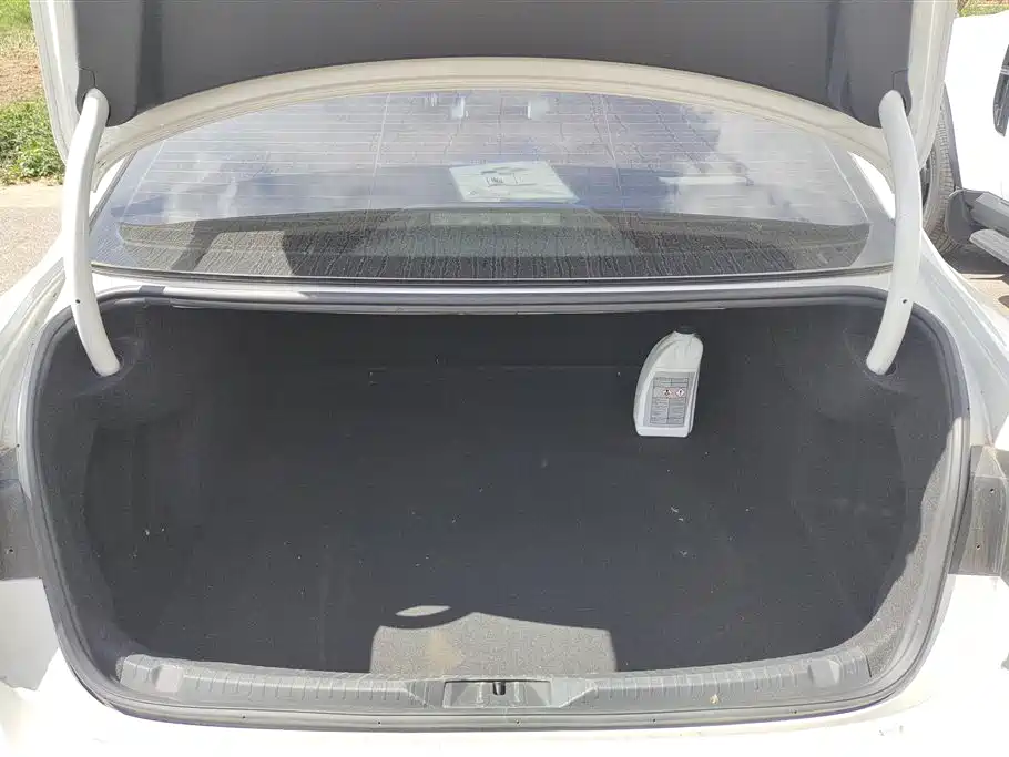 Lamando 230 TSI DSG Style