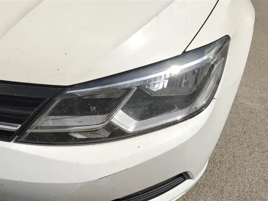 Lamando 230 TSI DSG Style
