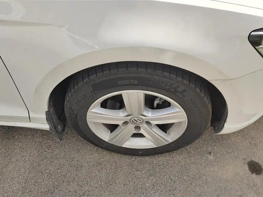 Lamando 230 TSI DSG Style