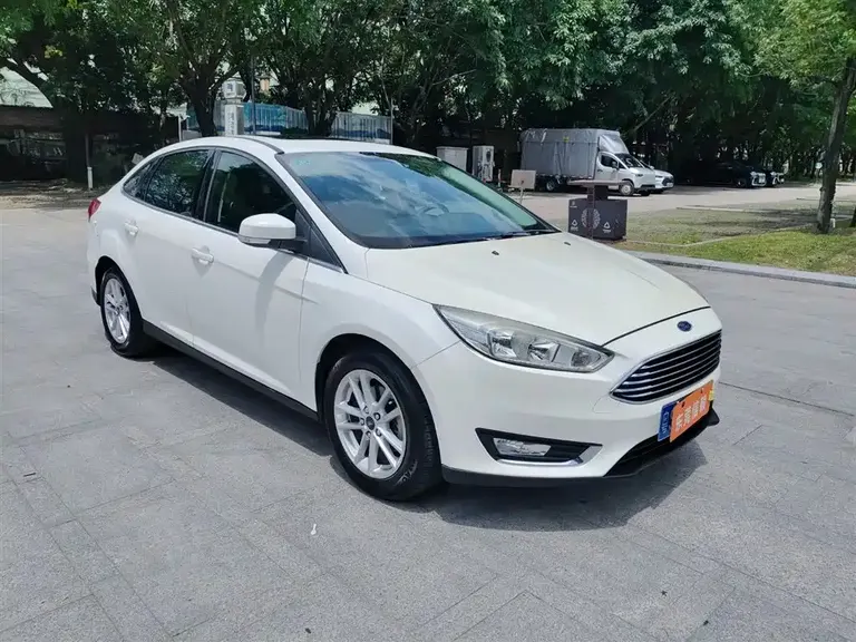 Ford Focus Sedan EcoBoost 180 Auto Elite