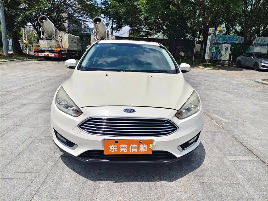 Focus Sedan EcoBoost 180 Auto Elite