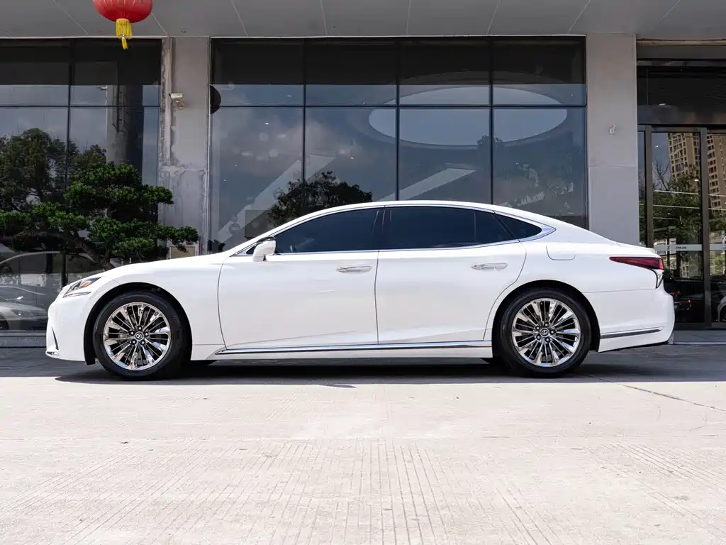 Lexus LS 350 Outstanding CN-V