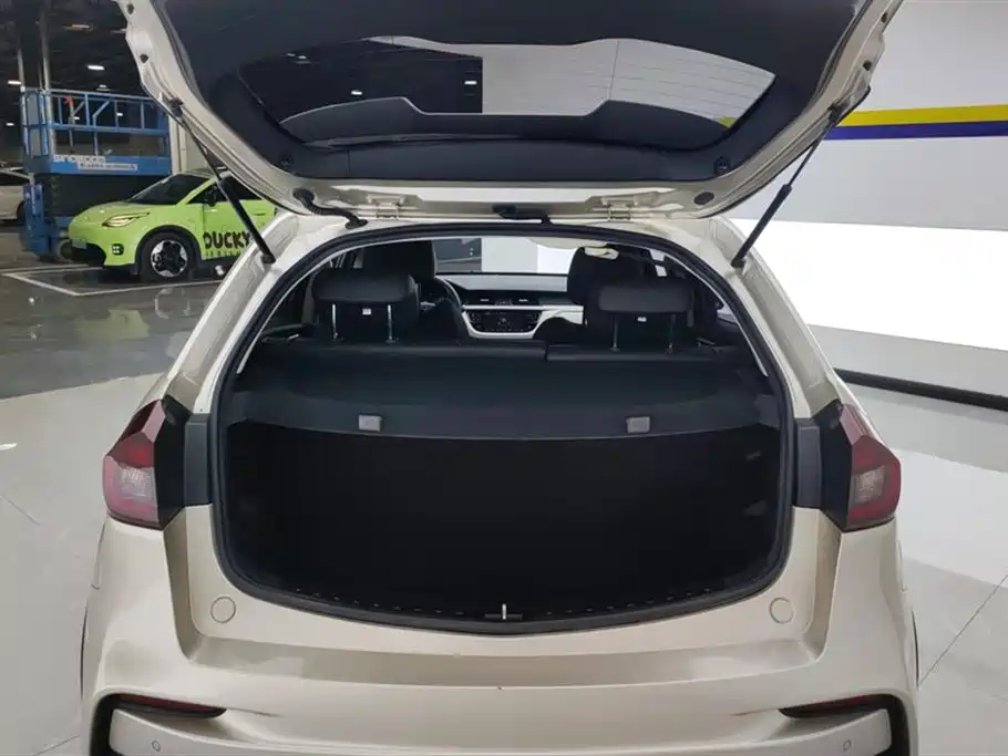 Vision X3 1.5 L CVT Distinguished