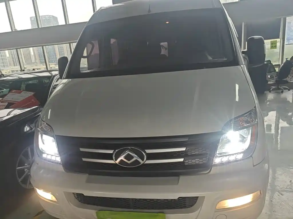 Xintu V80 2.0 T Manual Classic Aoyuntong LWB Mid Roof 6 7 8 9-seat