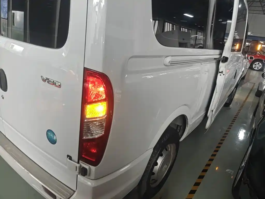 Xintu V80 2.0 T Manual Classic Aoyuntong LWB Mid Roof 6 7 8 9-seat