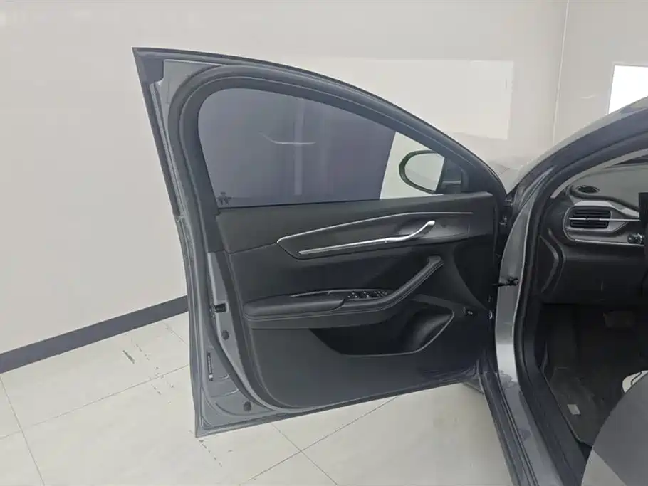 Destroyer 05 Glory DM-i 55 KM Luxury