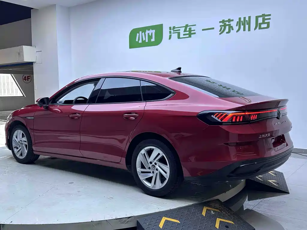 Lamando Lamando L 280 TSI DSG Dazzle Hot
