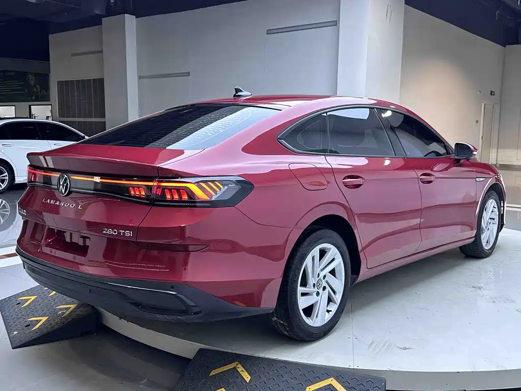 Lamando Lamando L 280 TSI DSG Dazzle Hot