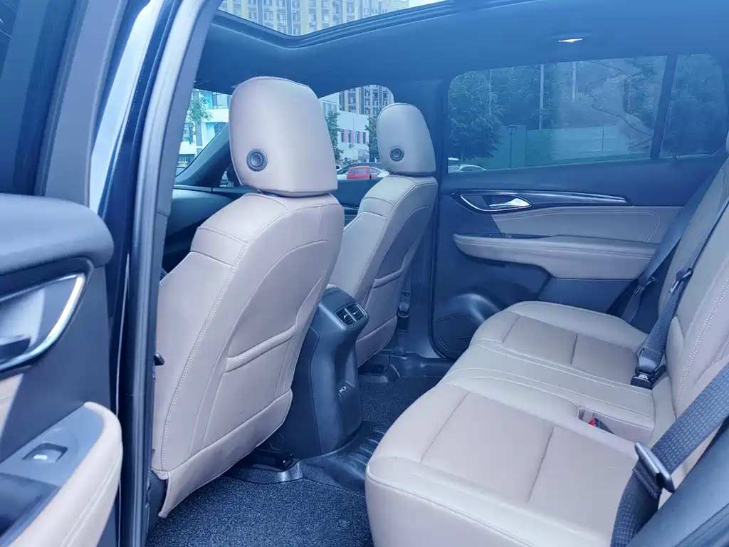 Envision Plus Envision Plus 652 T 5-seat Luxury