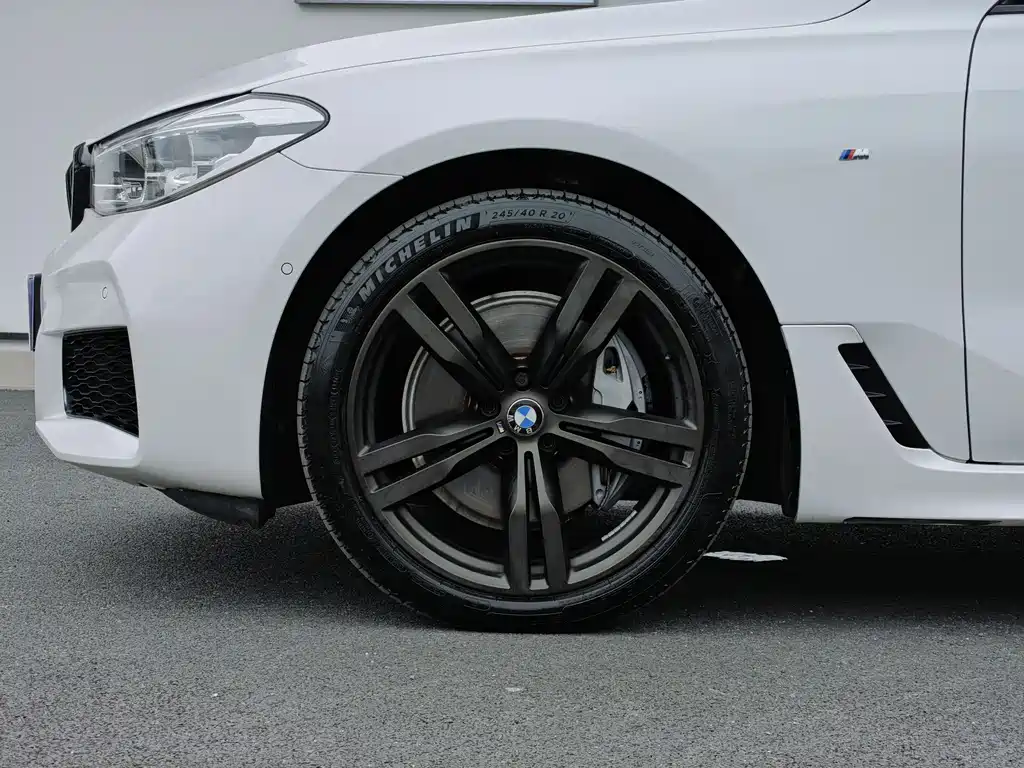 BMW 6 Series GT 640 i xDrive M Sport Package