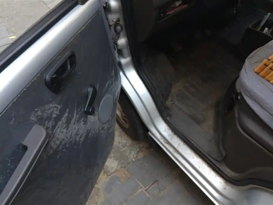 Wuling Rongguang S 1.5 L Basic 5 7-seat