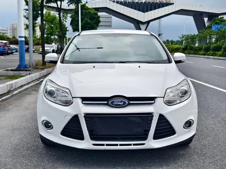 Ford Focus Sedan 1.6 L Auto Comfort
