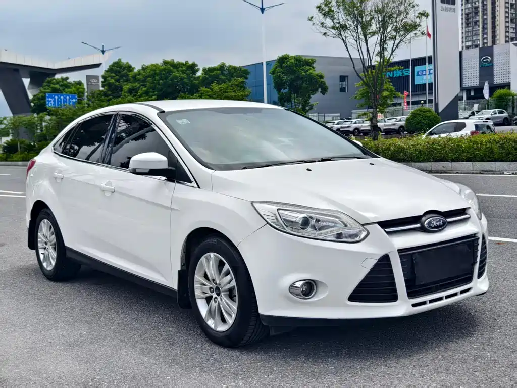 Focus Sedan 1.6 L Auto Comfort
