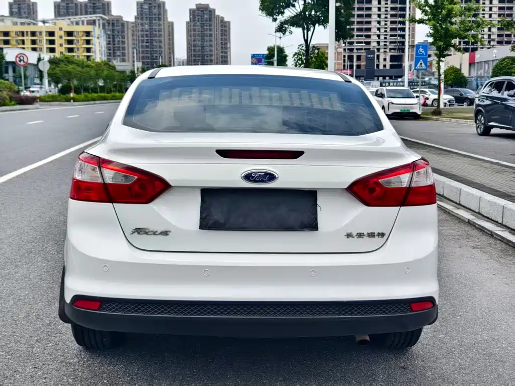 Focus Sedan 1.6 L Auto Comfort