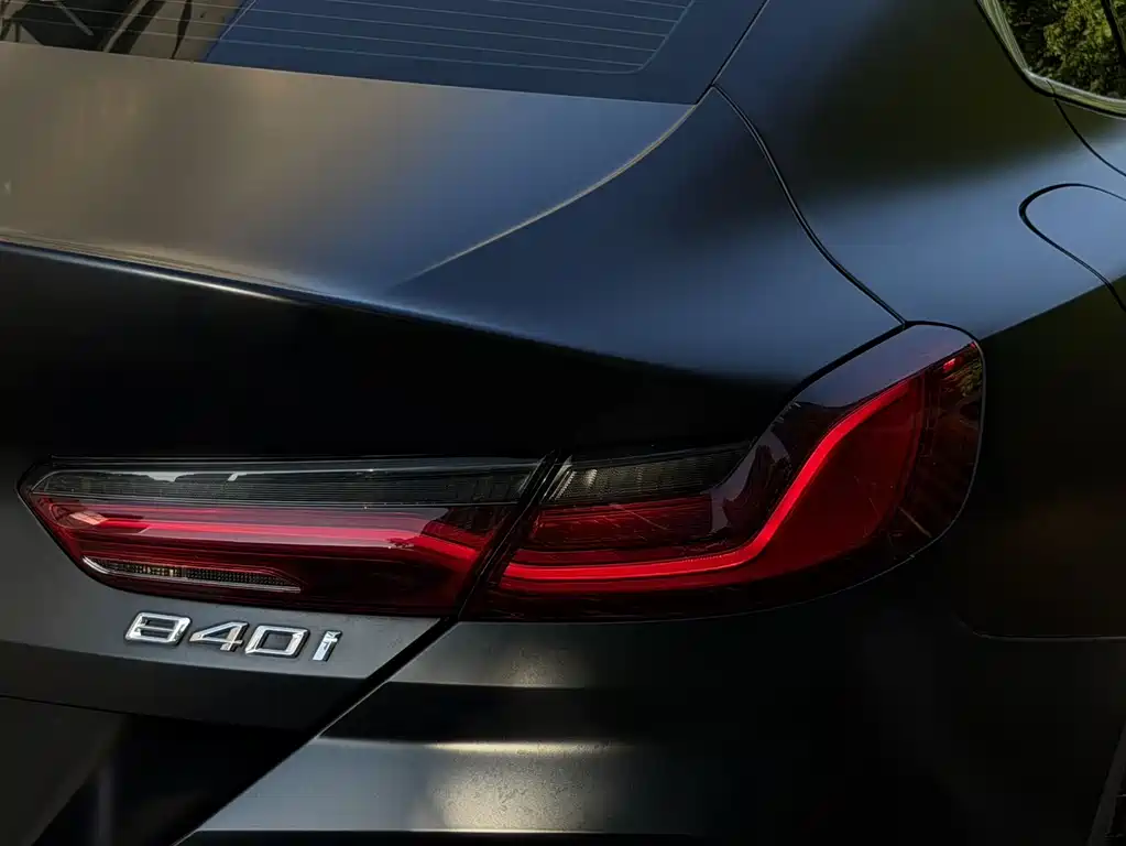 BMW 8 Series Facelift 840 i xDrive 4-door Coupe M Sport Package