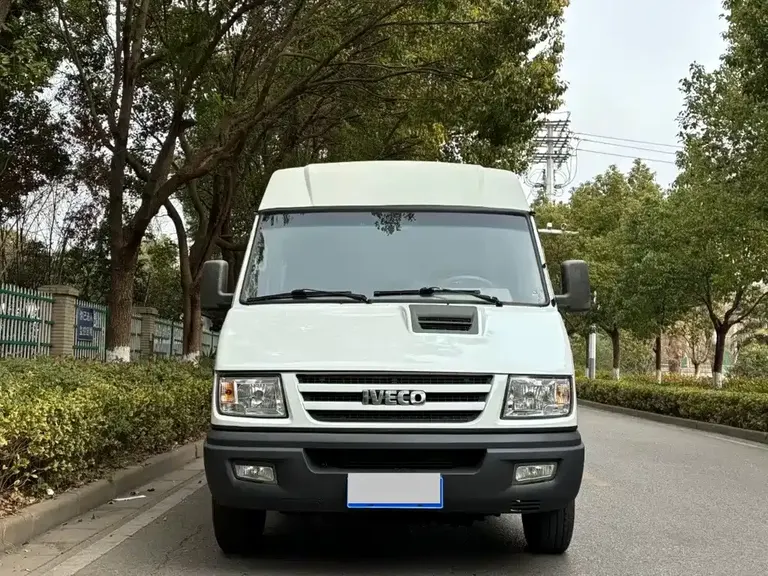 Iveco Deyi 2.5 T A35 Bus 5-7-seat47 Z5