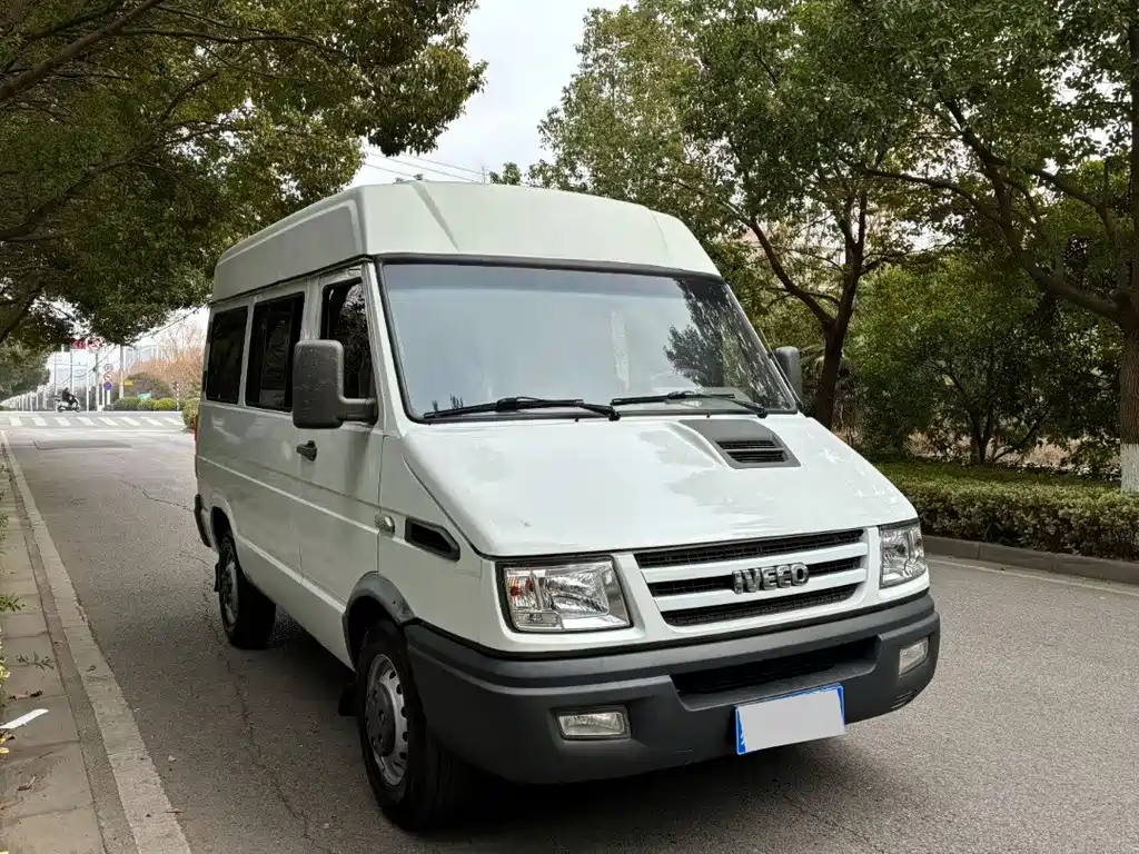 Iveco Deyi 2.5 T A35 Bus 5-7-seat47 Z5