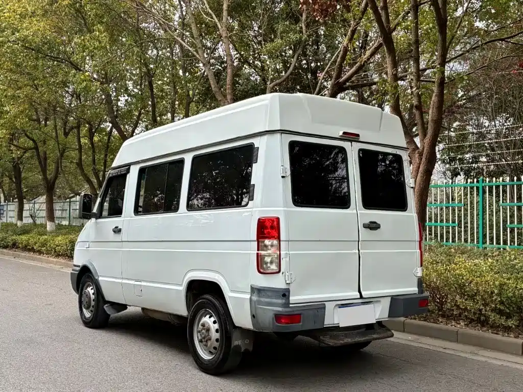 Iveco Deyi 2.5 T A35 Bus 5-7-seat47 Z5