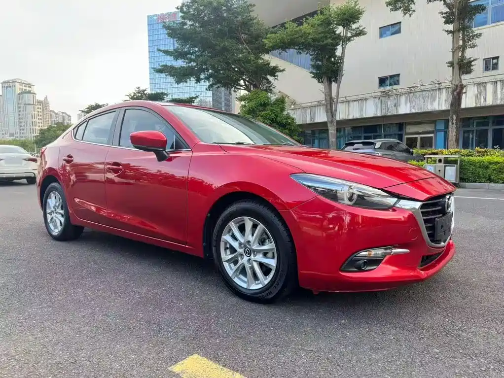 Mazda 3 Axela Cloud Control Sedan 1.5 L Auto Luxury CN-VI