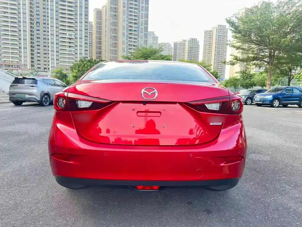 Mazda 3 Axela Cloud Control Sedan 1.5 L Auto Luxury CN-VI