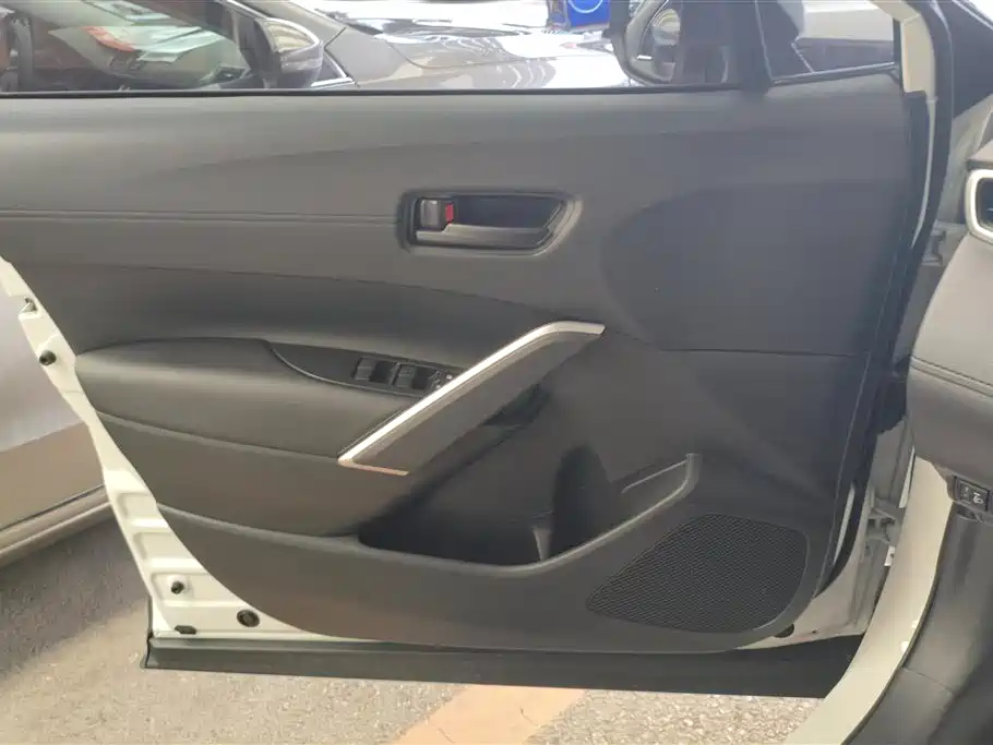 Corolla Cross Dual Engine 2.0 L Pioneer