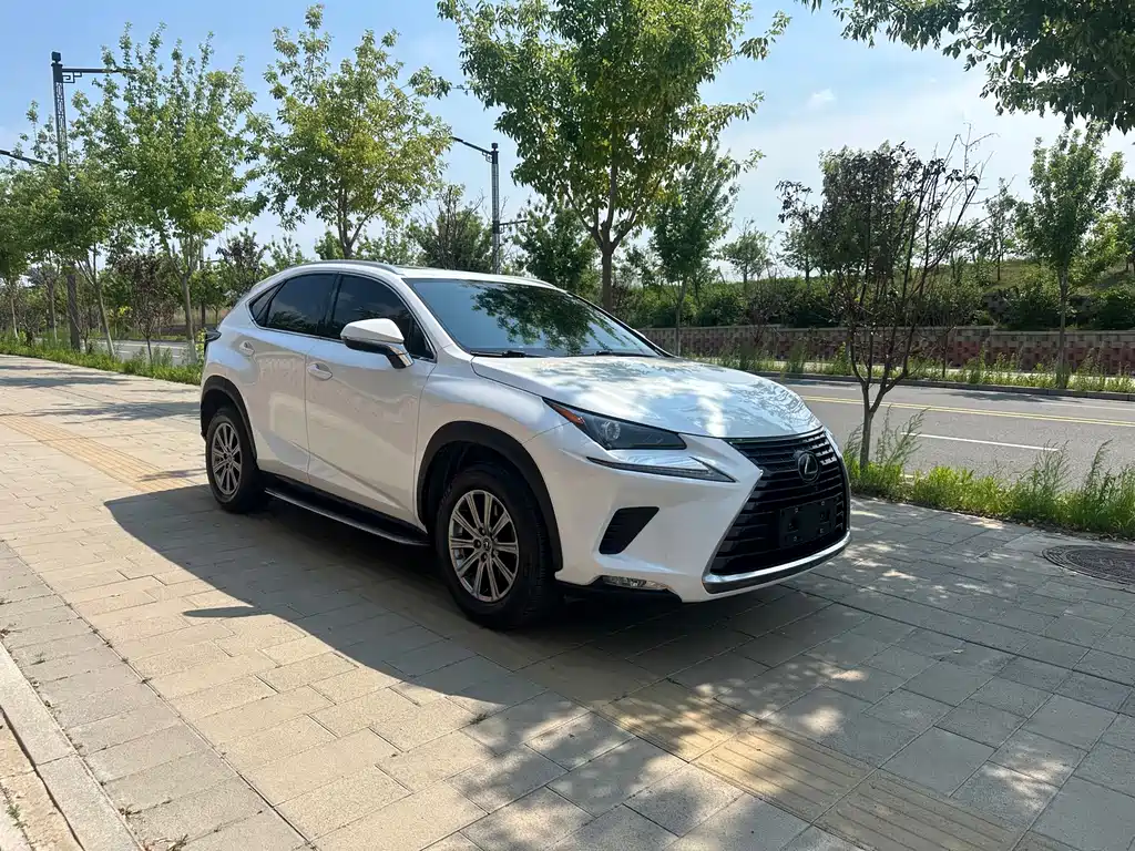 Lexus NX 200 AWD Sharp Style CN-VI