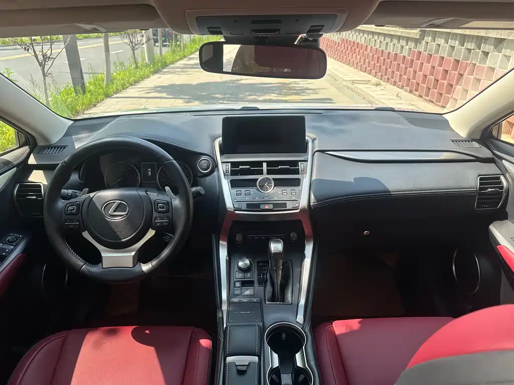 Lexus NX 200 AWD Sharp Style CN-VI