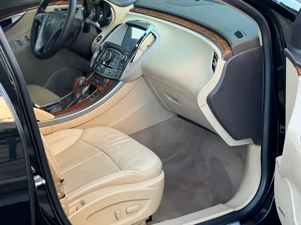 LaCrosse 2.4 L Luxury