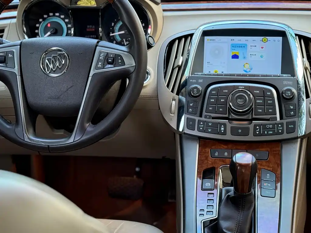 LaCrosse 2.4 L Luxury