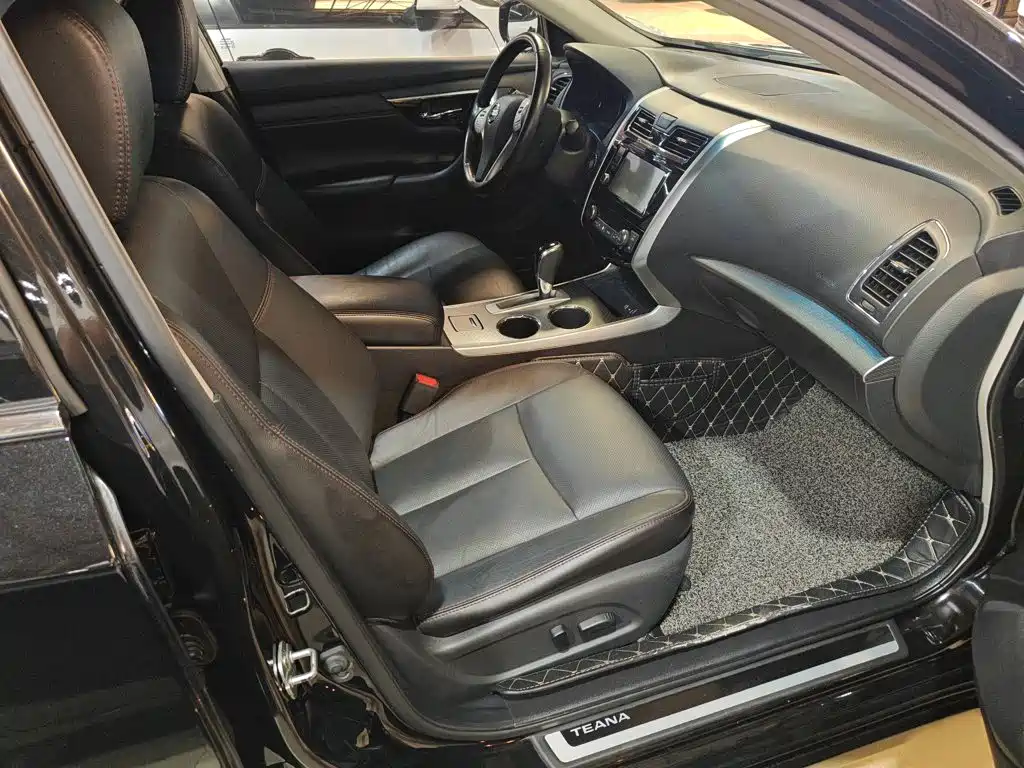 Teana 2.0 L XL Comfort