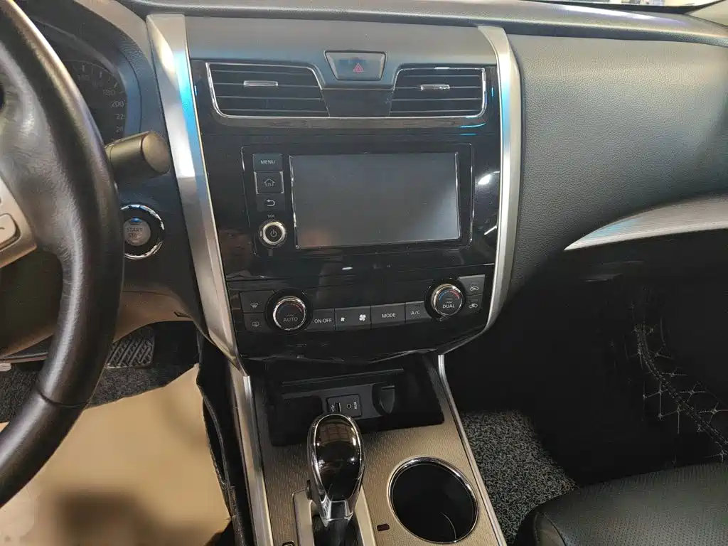 Teana 2.0 L XL Comfort