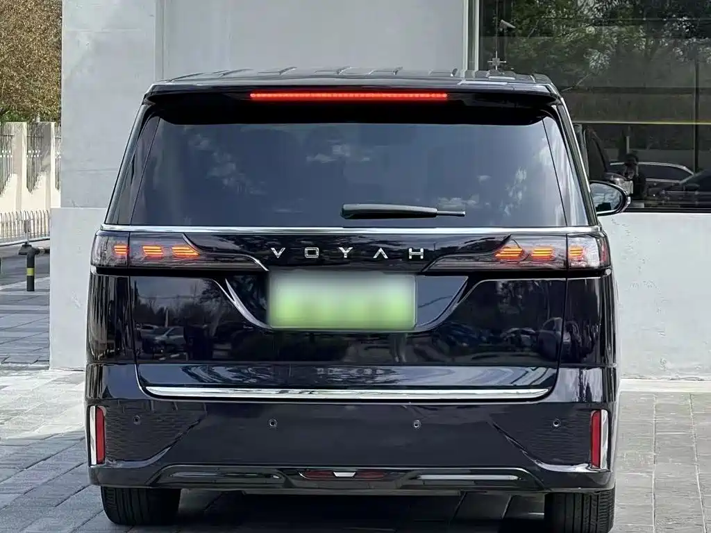 Voyah Dreamer Low Carbon Dream + Smart Enjoyment Package
