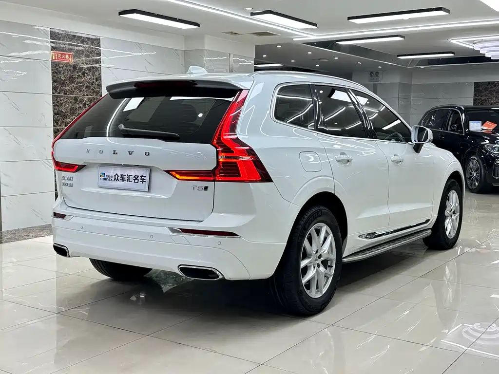 Volvo XC60 T5 4 WD Smart Ease Luxury