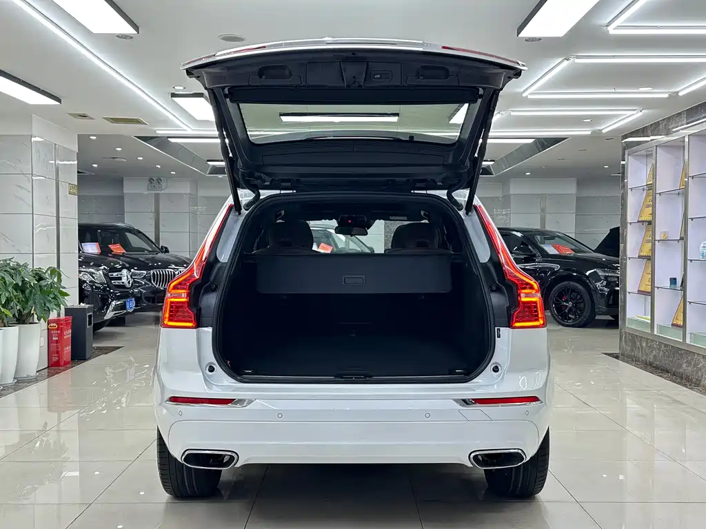 Volvo XC60 T5 4 WD Smart Ease Luxury