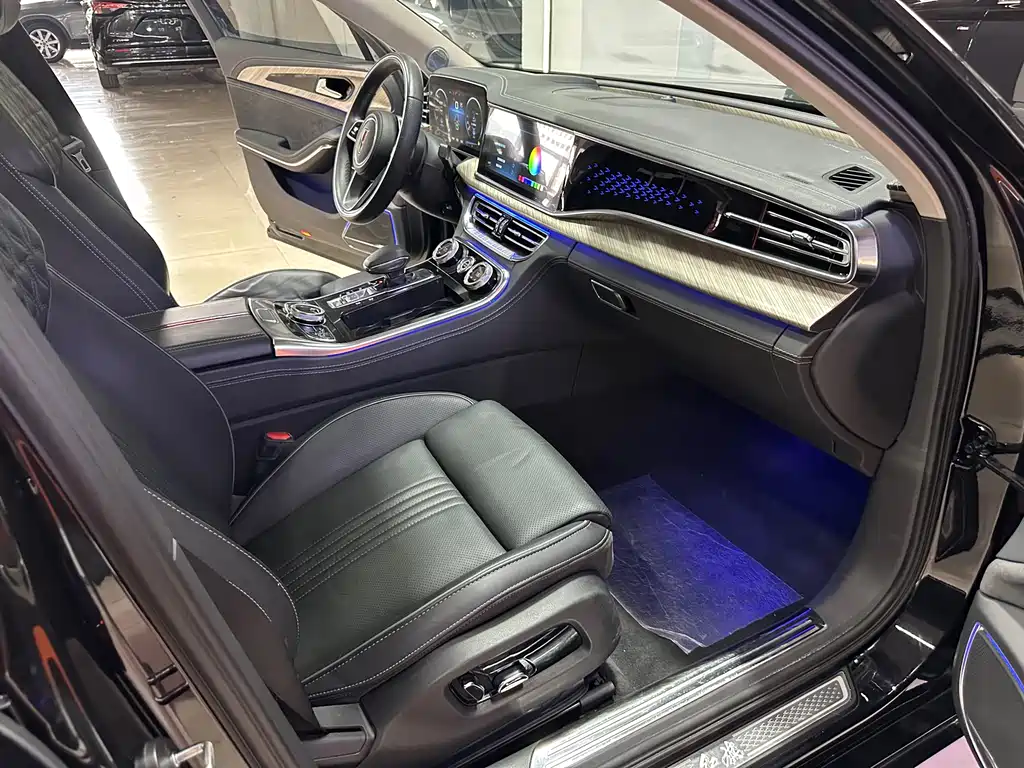 Hongqi H9 2.0 T Connected Flagship