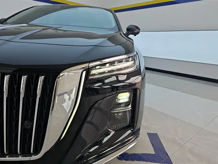 Hongqi H5 2.0 T Auto Connected Flagship Enjoyment