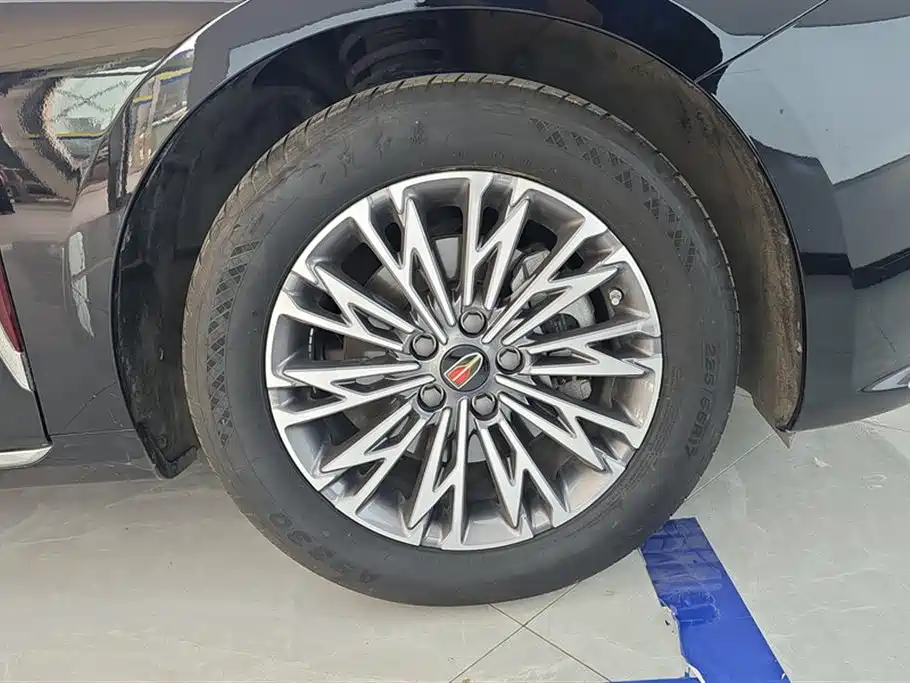 Hongqi H5 2.0 T Auto Connected Flagship Enjoyment