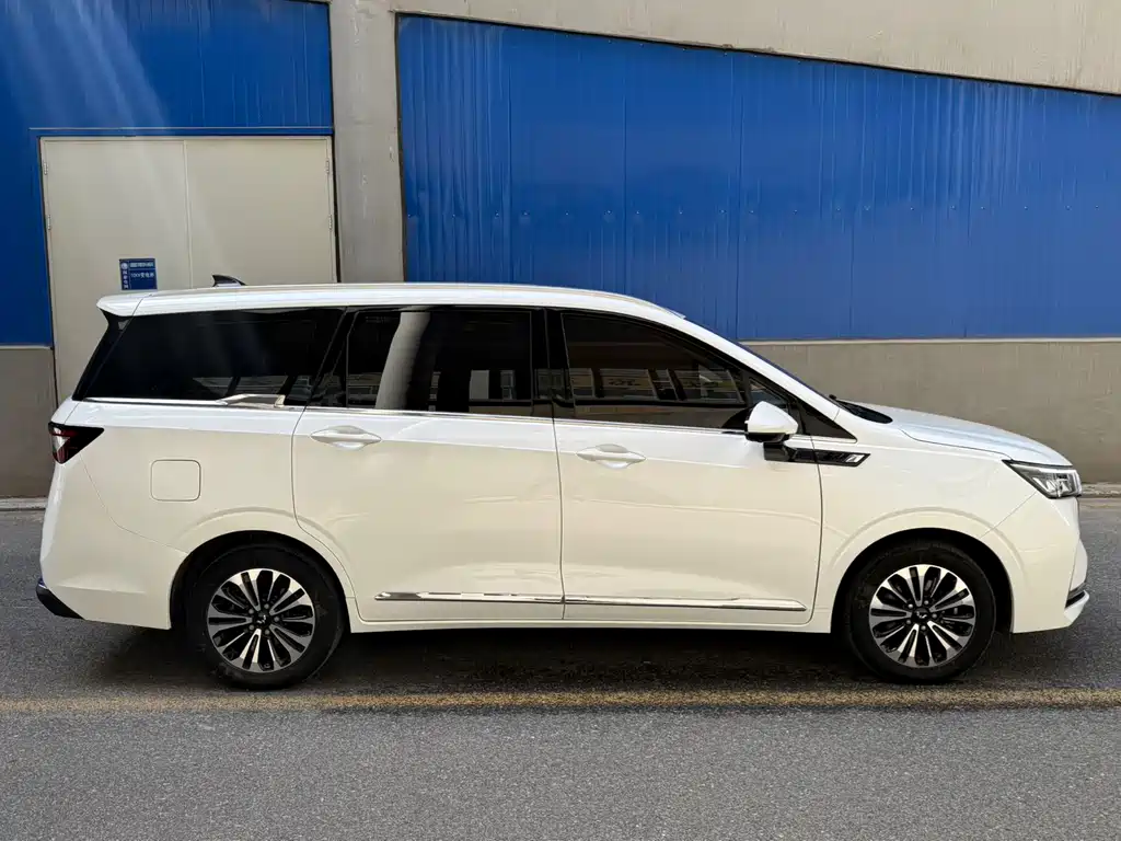 Wuling Jiachen 1.5 T CVT Premium Flagship