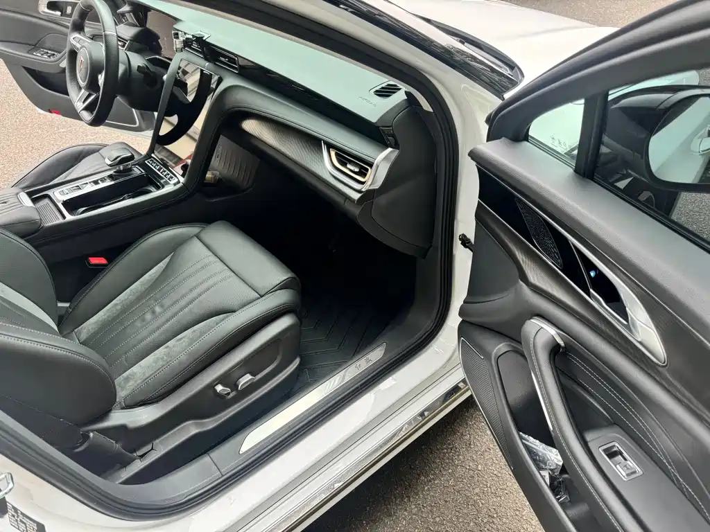Hongqi H6 2.0 T Zhishang