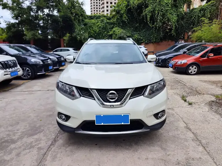 Nissan X-Trail 奇骏 2014款 2.0 L CVT智驱版 4 WD
